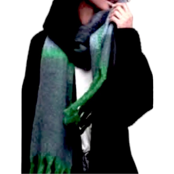 Free People Plaid Fringed Shawl Blue Green Oversized Wrap Fringe Scarf Fluffy - Picture 9 of 13